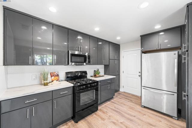1244 Locust St, Livermore CA: https://media.crmls.org/mediaz/62d1ed94-7c33-490c-b78a-fa8b4c9c612a.jpg