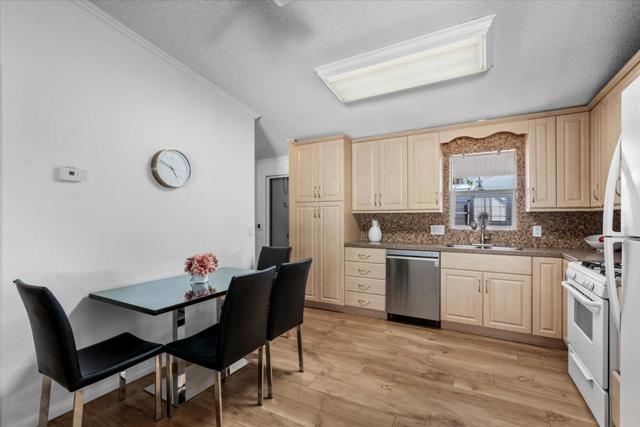 191 Geronimo Street, Palm Springs CA: https://media.crmls.org/mediaz/62d1fbe2-fac6-48ef-8403-91c2f2e077c8.jpg