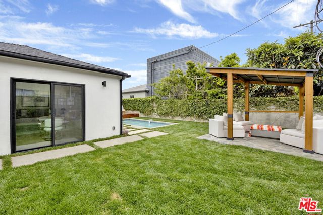 12469 Greene Avenue, Los Angeles CA: https://media.crmls.org/mediaz/62d210ab-1c32-4583-9525-1c3a05b1e1d2.jpg