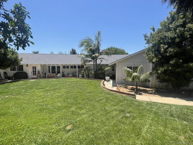 1706 Grandview St., Oceanside CA: https://media.crmls.org/mediaz/62d25fb7-6baf-4a2d-8de6-ef24f93c076c.jpg
