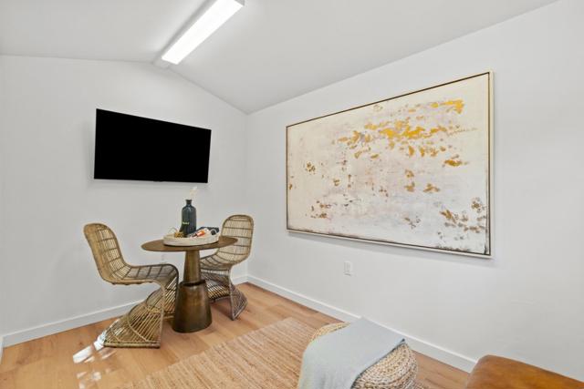 240 Marmona Drive, Menlo Park CA: https://media.crmls.org/mediaz/62d32531-d212-4ab0-970f-8f31501c074c.jpg