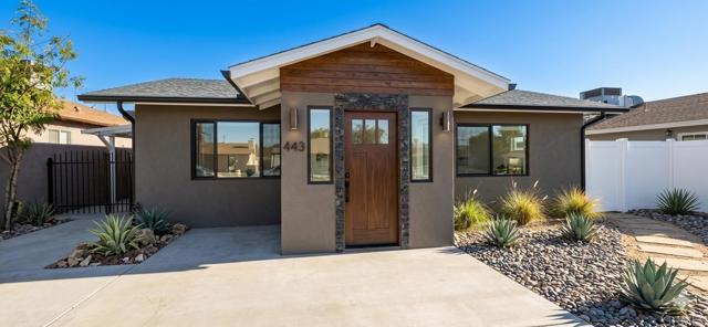 Detail Gallery Image 2 of 8 For 443 W Hamilton Ave, El Centro,  CA 92243 - 3 Beds | 2 Baths