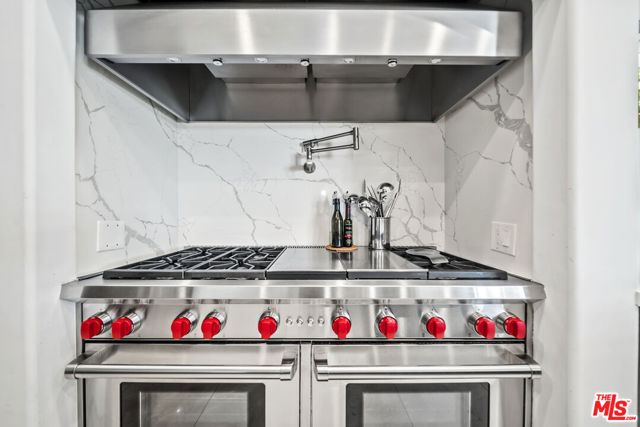 1821 Chastain, Pacific Palisades CA: https://media.crmls.org/mediaz/62d498ee-09ef-44ad-8d85-f1f2d79c0814.jpg
