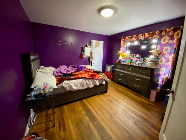 1507 E 15th Street, Oakland CA: https://media.crmls.org/mediaz/62d516a8-e6e7-4178-bab3-ce6d03a3d4bd.jpg