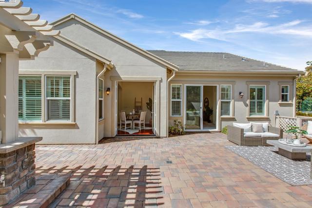 5434 Belarus St, Danville CA: https://media.crmls.org/mediaz/62d51d14-c9d2-4709-9a5f-d0199adb2bb3.jpg
