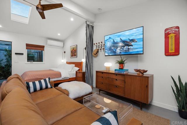 803 Saxony Road, Encinitas CA: https://media.crmls.org/mediaz/62d5c9b1-2d12-4ab1-9ac8-5e147c411733.jpg