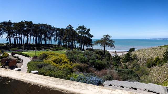 302 Seascape Resort Drive, Aptos CA: https://media.crmls.org/mediaz/62d65af5-107b-4489-82aa-7bc0c369d344.jpg