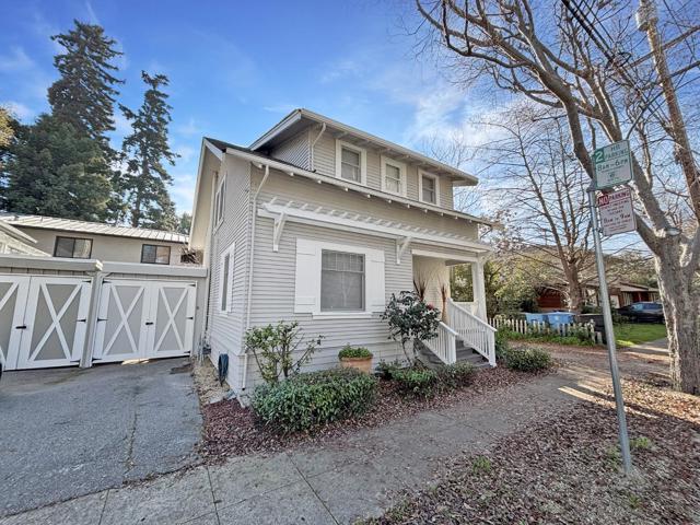 262 Hawthorne Avenue, Palo Alto CA: https://media.crmls.org/mediaz/62d690d5-faed-480f-b5b7-78ae5da5d374.jpg