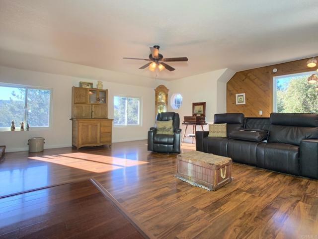 Image 18 of 30 For 10252 Oak Grove Dr