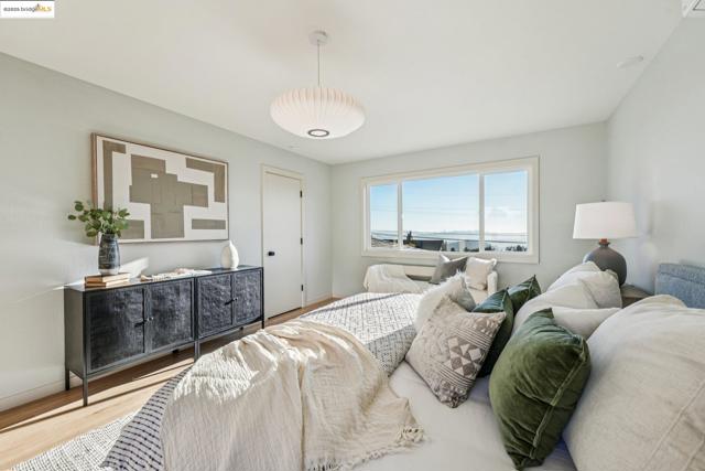 19 Highland Blvd, Kensington CA: https://media.crmls.org/mediaz/62d79653-9b82-47ec-9b2d-8fab046de2b7.jpg