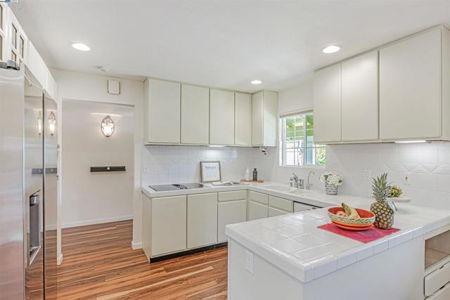 3335 Cornish Ct, Fremont CA: https://media.crmls.org/mediaz/62d852a1-32b6-4271-a5f3-07a49dd2bb23.jpg