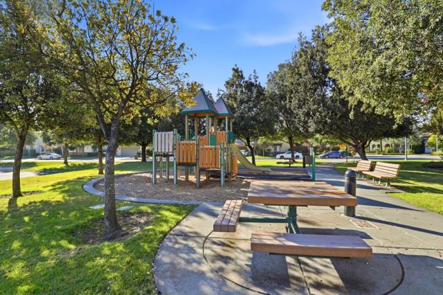 1955 Domaine Drive, Morgan Hill CA: https://media.crmls.org/mediaz/62d8613d-c247-442d-81a4-a2358a53cd46.jpg