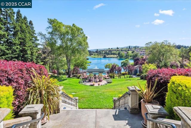 771 Lakemont PL, San Ramon CA: https://media.crmls.org/mediaz/62d8a831-25cf-4eb5-9de5-5eb2975d3579.jpg