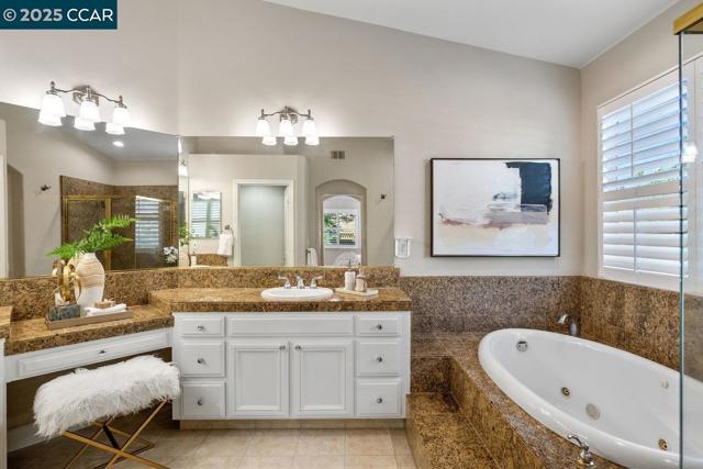 9662 Velvet Leaf Cir, San Ramon CA: https://media.crmls.org/mediaz/62d8b81b-8774-4a37-8274-59d20175fd5d.jpg
