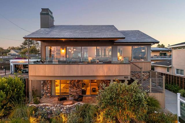 1122 W Cliff Drive, Santa Cruz CA: https://media.crmls.org/mediaz/62d8c9fc-2ae3-4ba7-9e99-9970cd8b8b40.jpg