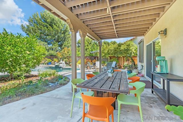 43054 Manchester Ct, Temecula CA: https://media.crmls.org/mediaz/62d971d0-aaff-4745-b6c5-9b5f5d728d7f.jpg