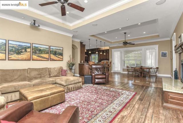 9050 Deer Valley Rd, Brentwood CA: https://media.crmls.org/mediaz/62d977c7-d66f-4c1a-b80b-85bc3ab75114.jpg
