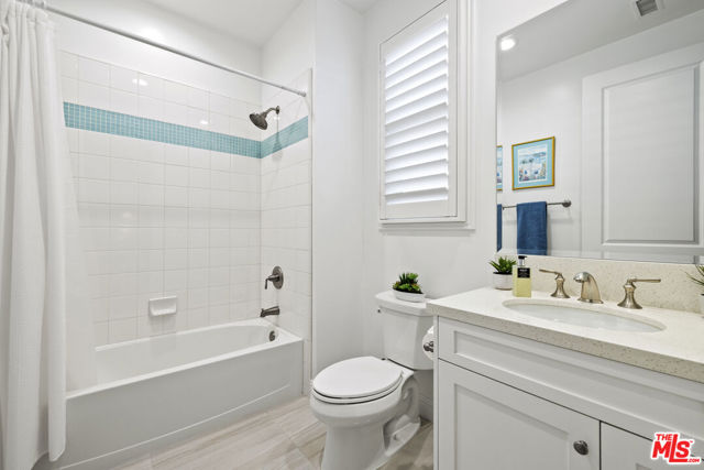 20162 W Cromwell Way, Porter Ranch CA: https://media.crmls.org/mediaz/62d99cbd-e1c0-4de8-9eae-aef497e5406d.jpg