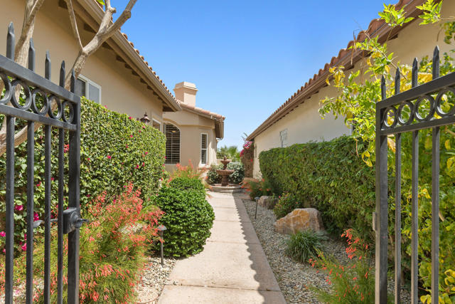 Image 2 of 44 For 48540 Capistrano Way