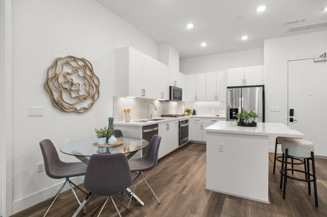 45128 Warm Springs Boulevard, Fremont CA: https://media.crmls.org/mediaz/62da46b3-8e36-45f2-af93-de2778a934d9.jpg