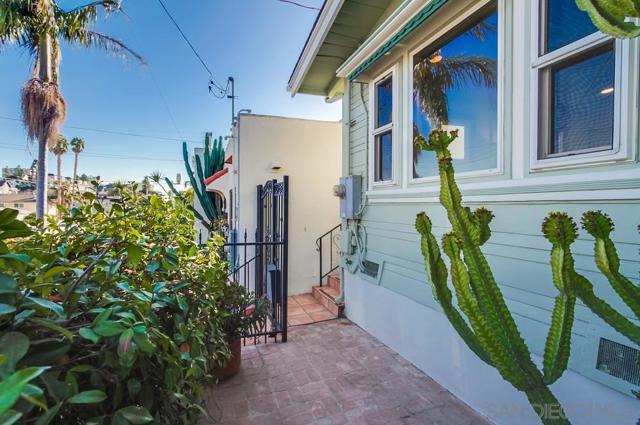 2114 2nd Ave, San Diego, California 92101, 2 Bedrooms Bedrooms, ,1 BathroomBathrooms,Single Family Residence,For Sale,2nd Ave,250000966SD