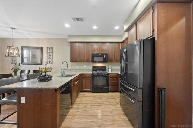 1367 Santa Diana Rd, Chula Vista CA: https://media.crmls.org/mediaz/62dafecf-0f11-41ba-8799-5dc23bca91cd.jpg