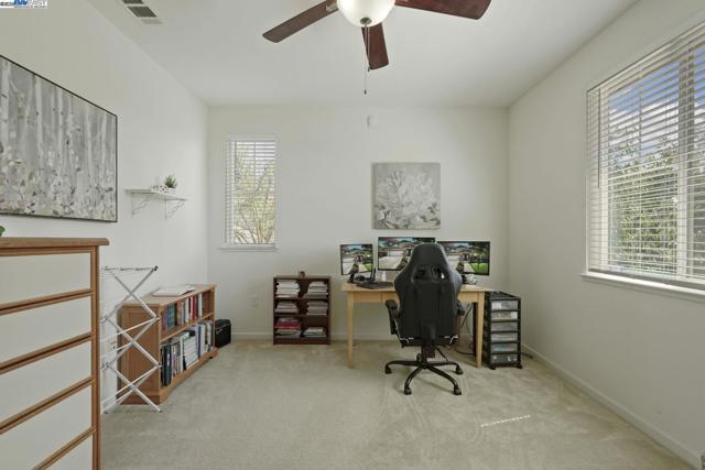 247 N Menlo Park Ct, Mountain House CA: https://media.crmls.org/mediaz/62db22f3-8cc3-43fe-9c1b-dfee1fb7f4ea.jpg