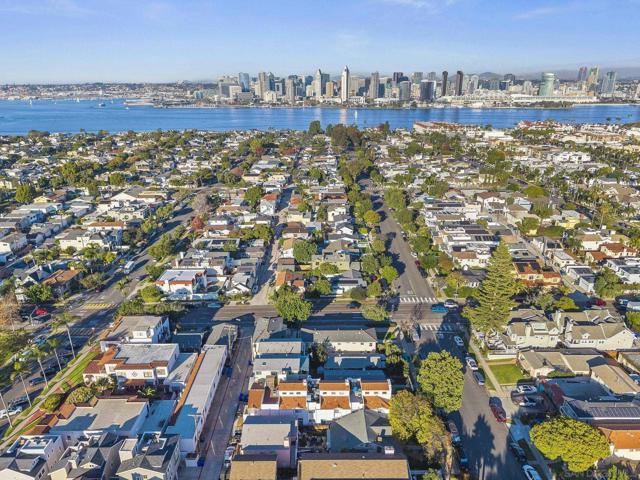 406 408 & 408B E Ave, Coronado CA: https://media.crmls.org/mediaz/62dcb1fe-3a3d-4294-a26c-f24d2bbe6a67.jpg