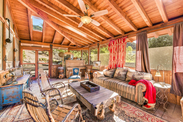 356 E Carlisle Road, Thousand Oaks CA: https://media.crmls.org/mediaz/62dd4a59-353b-41b0-82cb-f543798e4cf8.jpg