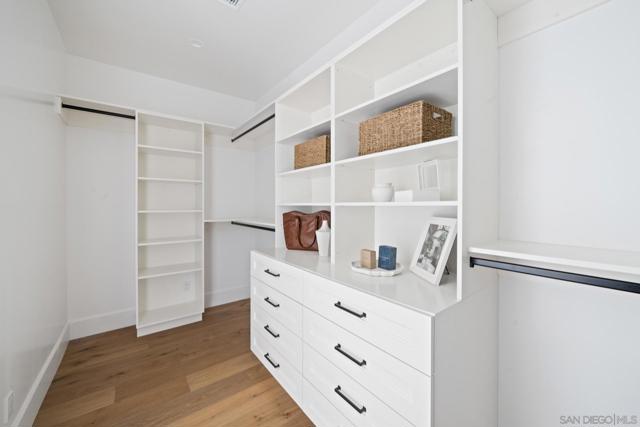 461 Country Club Ln, Coronado CA: https://media.crmls.org/mediaz/62ddcbf8-0fde-498d-ac7a-69adc9907a9a.jpg