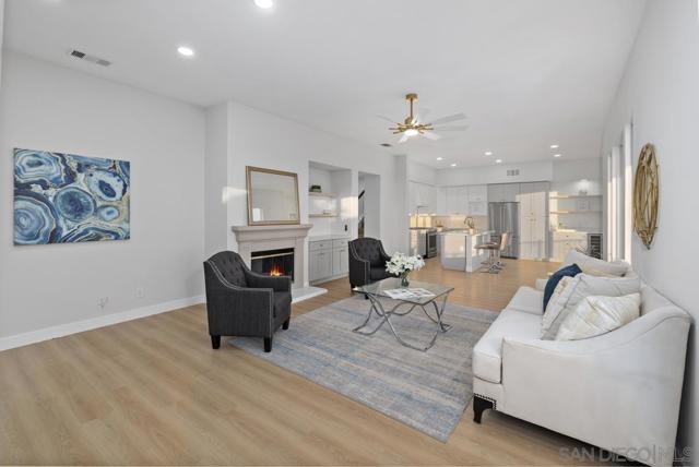 348 Plaza Los Osos, Chula Vista CA: https://media.crmls.org/mediaz/62de293c-24d7-4305-86c5-ba2e6f327aab.jpg