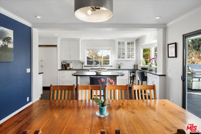 314 S Glenroy Avenue, Los Angeles CA: https://media.crmls.org/mediaz/62de3b3d-8c14-4954-8b3e-01b953733f2a.jpg