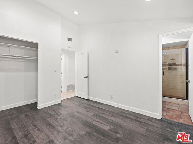 18717 Kimbrough Street, Canyon Country CA: https://media.crmls.org/mediaz/62de88a6-075b-4331-b9e6-ce8978dad11b.jpg