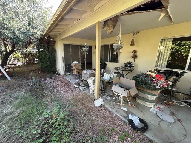 1638 La Tierra Ln, San Marcos CA: https://media.crmls.org/mediaz/62dfd932-9441-4389-bc80-c59aa5423535.jpg