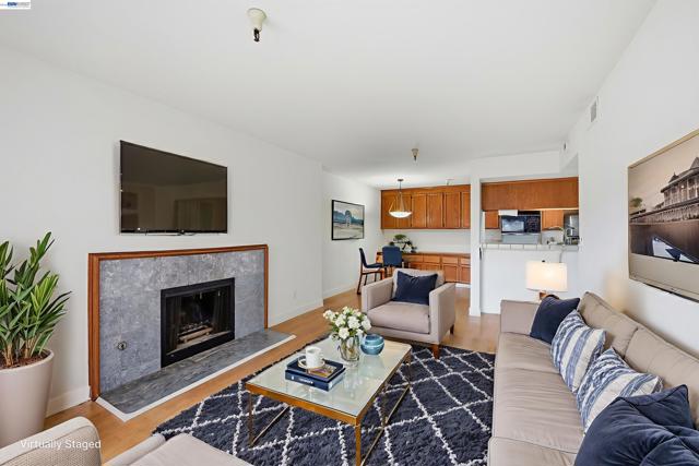 Image 6 of 37 For 1400 Carpentier St  315