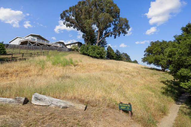 1243 Homewood Avenue, San Mateo CA: https://media.crmls.org/mediaz/62e11d3a-5f88-463d-a236-7cc228c2d076.jpg