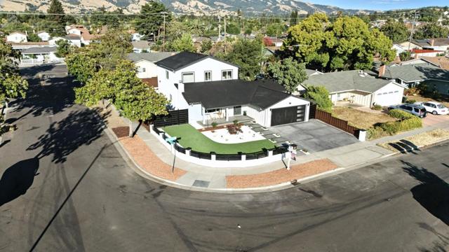 3284 Denton Way, San Jose CA: https://media.crmls.org/mediaz/62e1b8fd-8d50-4eba-b0ff-5b2f9a078a0d.jpg