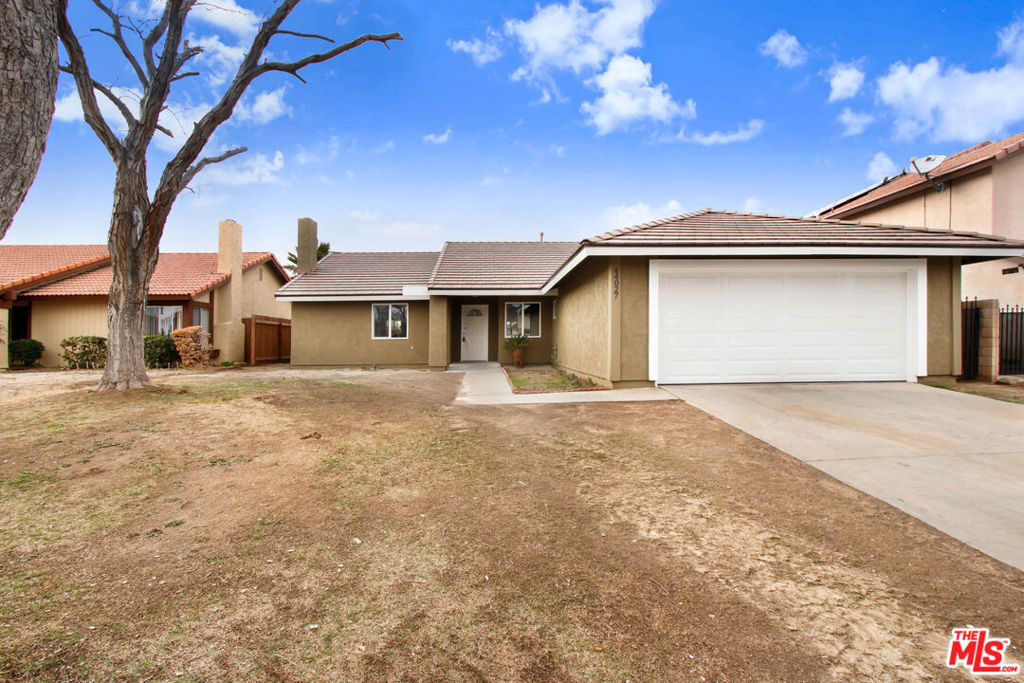 44027 Andale Avenue, Lancaster, CA 93535