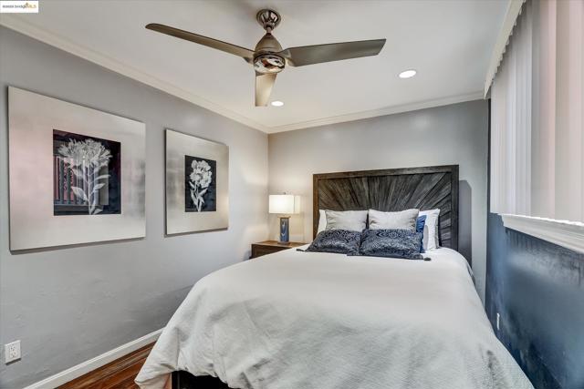 6610 Bancroft Avenue, Oakland CA: https://media.crmls.org/mediaz/62e27b38-3999-46fc-8a07-e8a59cf75200.jpg