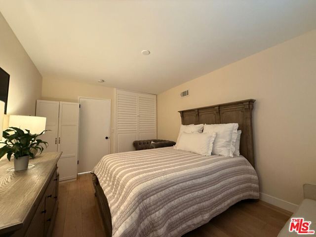 10234 Oklahoma Avenue, Chatsworth CA: https://media.crmls.org/mediaz/62e2f04b-8908-4e21-bb04-8500ec8ec3f8.jpg