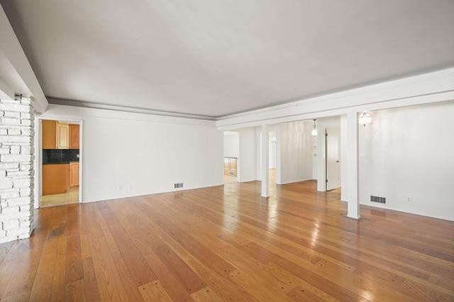 108 W Kenneth Road, Glendale CA: https://media.crmls.org/mediaz/62e331bd-e602-4456-9e6e-82f13cbb4477.jpg