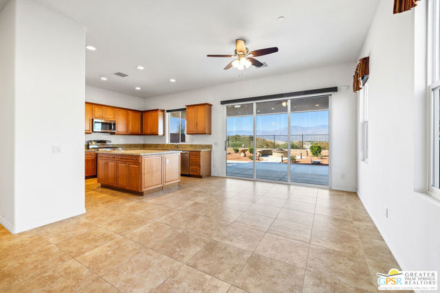 85041 Stazzano Place, Indio CA: https://media.crmls.org/mediaz/62e331ca-9338-4b4e-b5f8-ded34d66c510.jpg
