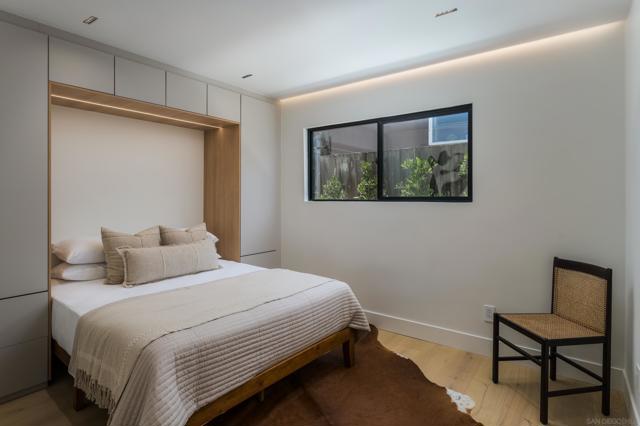 5826 Soledad Mountain Rd, La Jolla CA: https://media.crmls.org/mediaz/62e36216-958f-4e72-b72d-ba5b852cb606.jpg