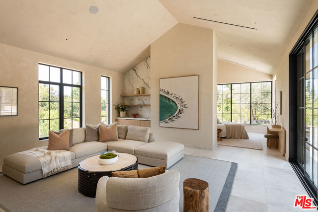 24172 Lupin Hill Road, Hidden Hills CA: https://media.crmls.org/mediaz/62e38fc9-c817-4016-b7d2-77f1472cc4b6.jpg