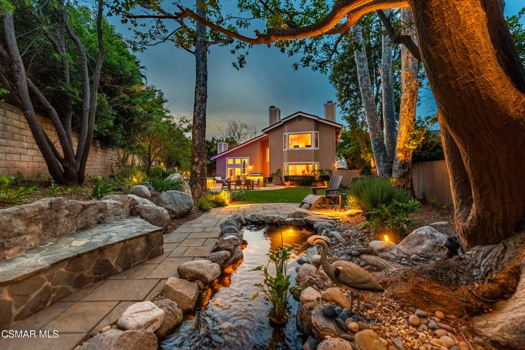 https://media.crmls.org/mediaz/62e3a7dd-b5ed-44aa-8c7c-4e44727c737b.jpg?preset=X-Large