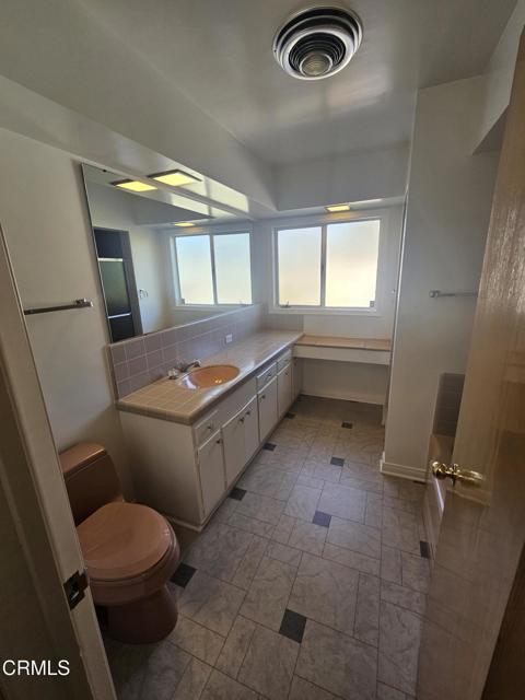 Detail Gallery Image 21 of 27 For 1404 Shady Glen Rd, Glendale,  CA 91208 - 4 Beds | 3 Baths