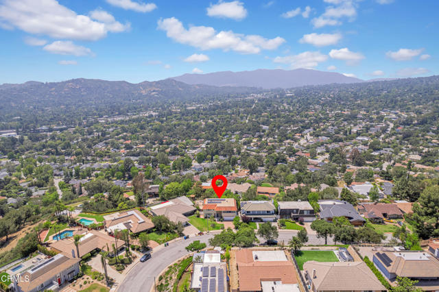 320 Starlane Drive, La Canada Flintridge CA: https://media.crmls.org/mediaz/62e48a1d-ec80-43a4-8bf4-37c70d57be2c.jpg