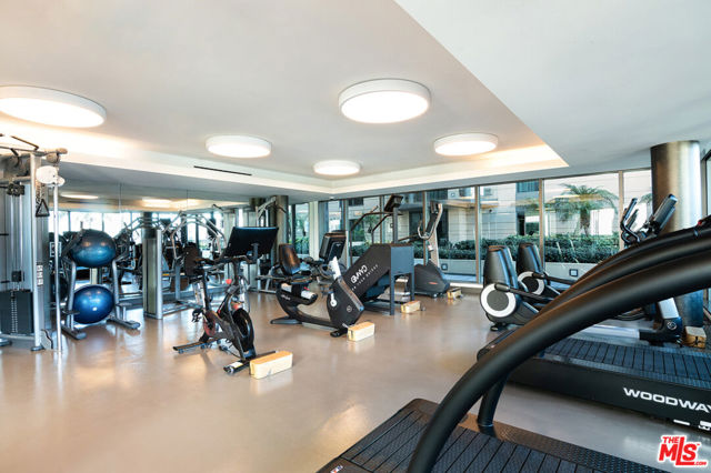 1755 Ocean Avenue, Santa Monica CA: https://media.crmls.org/mediaz/62e4c79a-888e-42f9-b896-23a2c5770f97.jpg