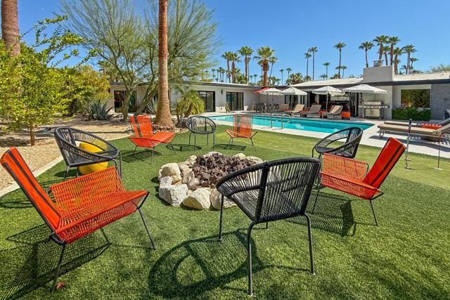 783 N Rose Avenue, Palm Springs CA: https://media.crmls.org/mediaz/62e4e58b-6ed5-436b-82f9-b0699546d2ee.jpg