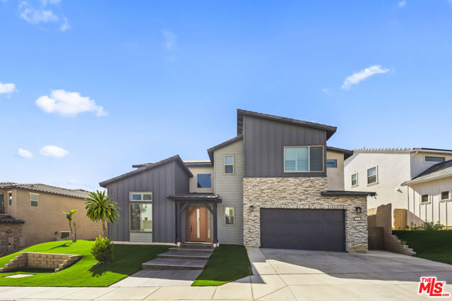 11767 Toyon Drive, Chatsworth CA: https://media.crmls.org/mediaz/62e52d35-1409-4112-86d7-2fb6c7bb08cd.jpg